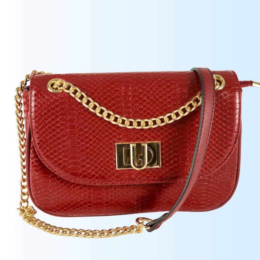 Vista frontal del bolso bandolera rojo cuero PU