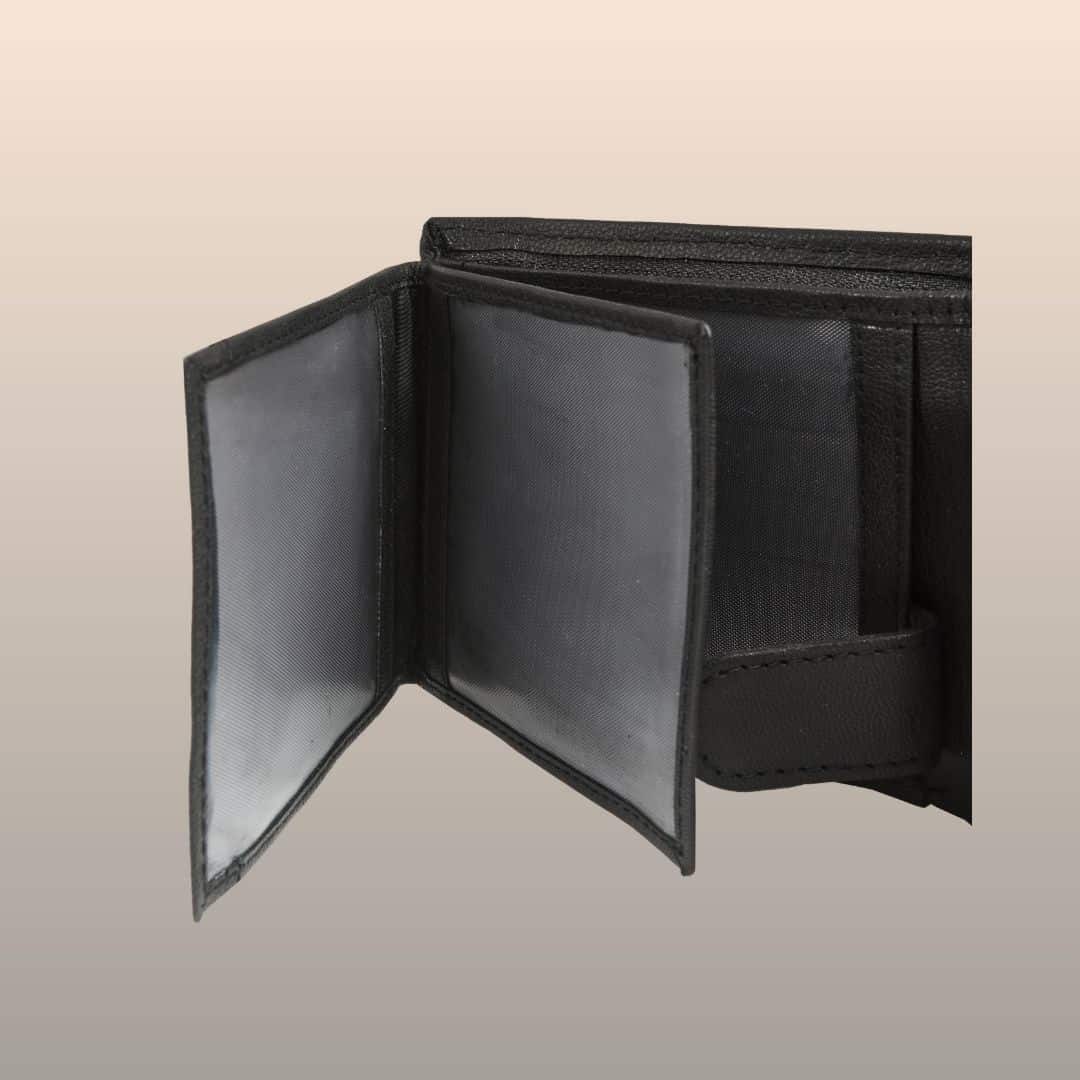 Interior de la cartera de piel bresal
