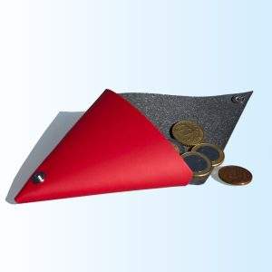 Monedero pequeño triangular abierto