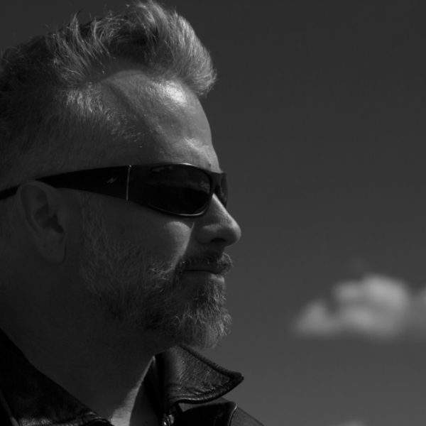 FotografÃa de Alberto en blanco y negro de perfil
