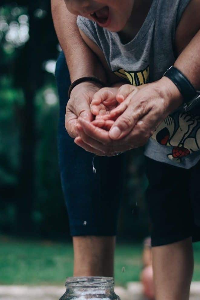 your hands are wet, hands, smile-4946162.jpg